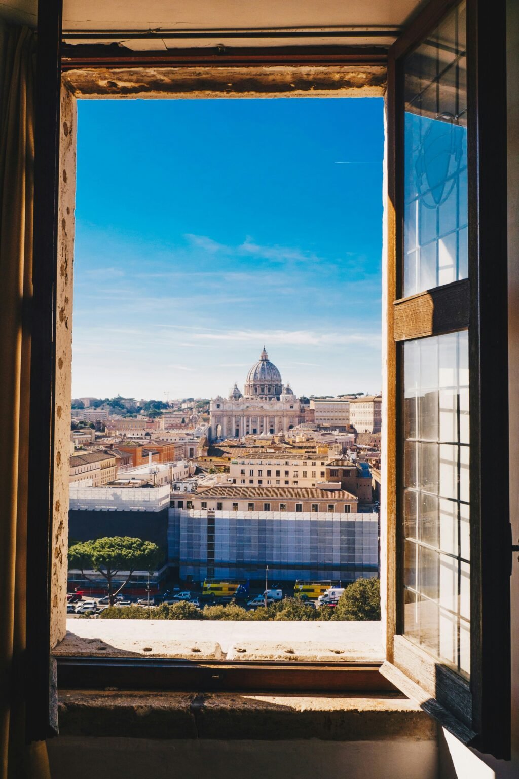Veduta di Roma con la cupola di San Pietro